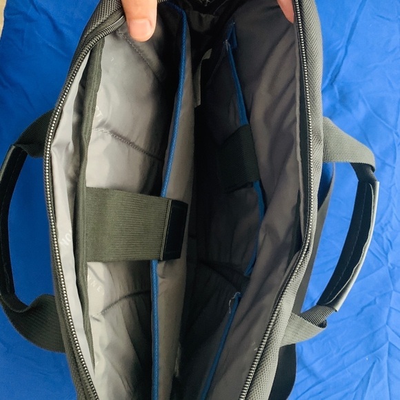 Kenneth Cole Reaction Laptop bag - Picture 6 of 9